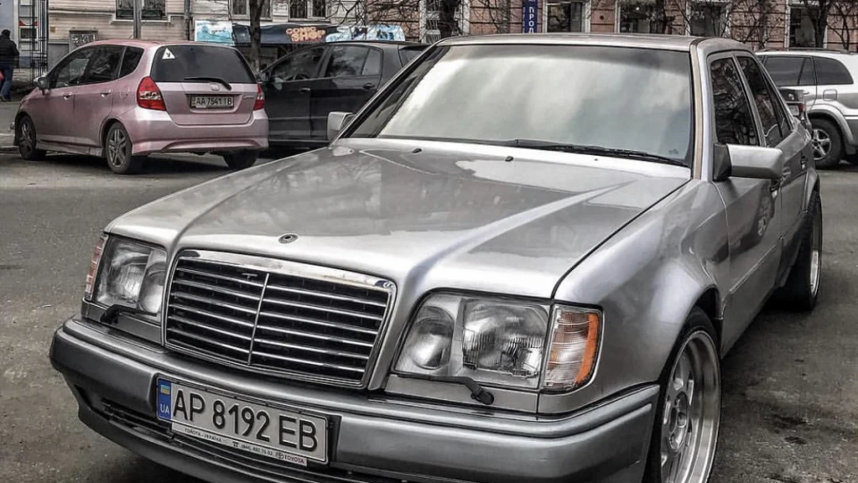 Mercedes-Benz E-Class сірий вовк 3