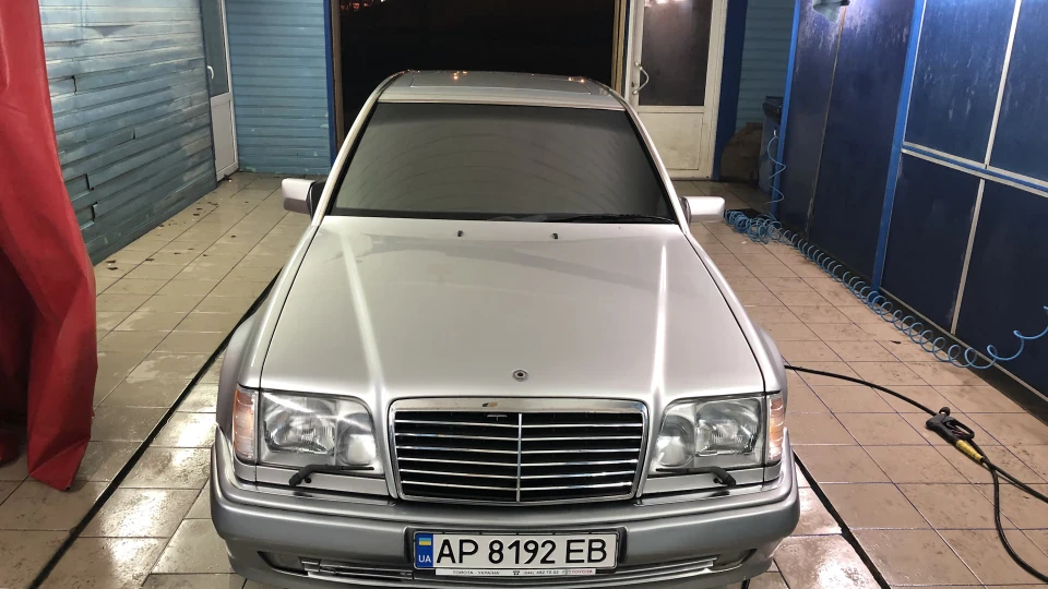 Mercedes-Benz E-Class сірий вовк 5