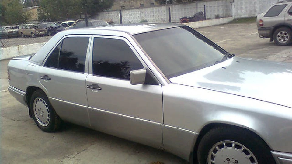 Mercedes-Benz E-Class silversmith 3