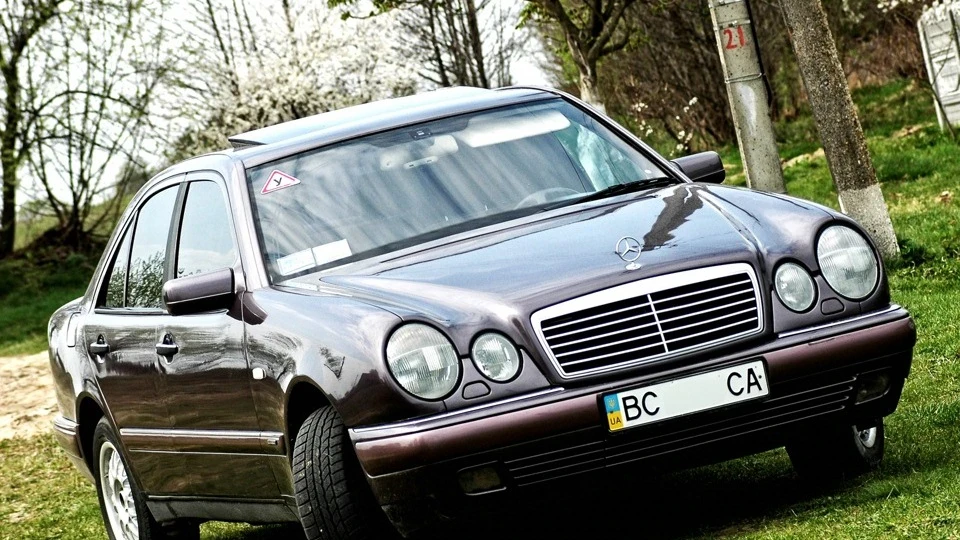 Mercedes-Benz E-Class Бузковий красень 4