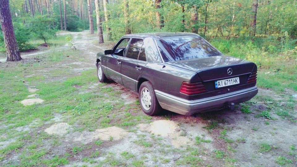 Mercedes-Benz E-Class Sport Line 4