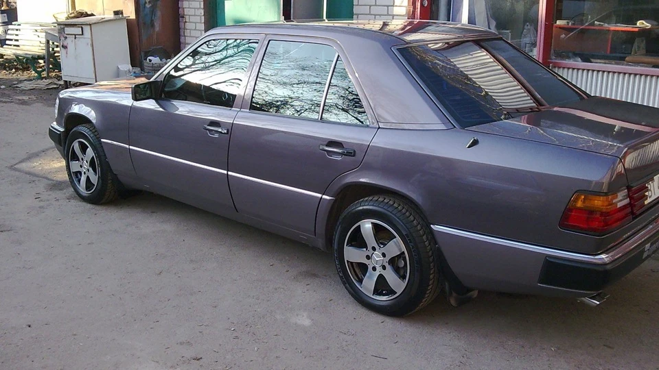 Mercedes-Benz E-Class sportlin usa. 3
