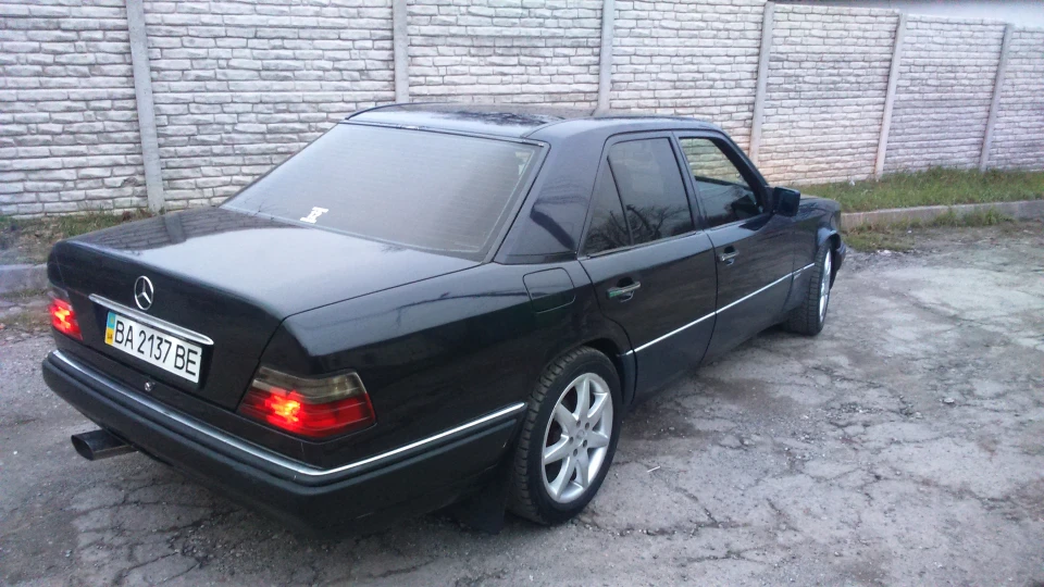 Mercedes-Benz E-Class SportLine 3.2 автомат 5