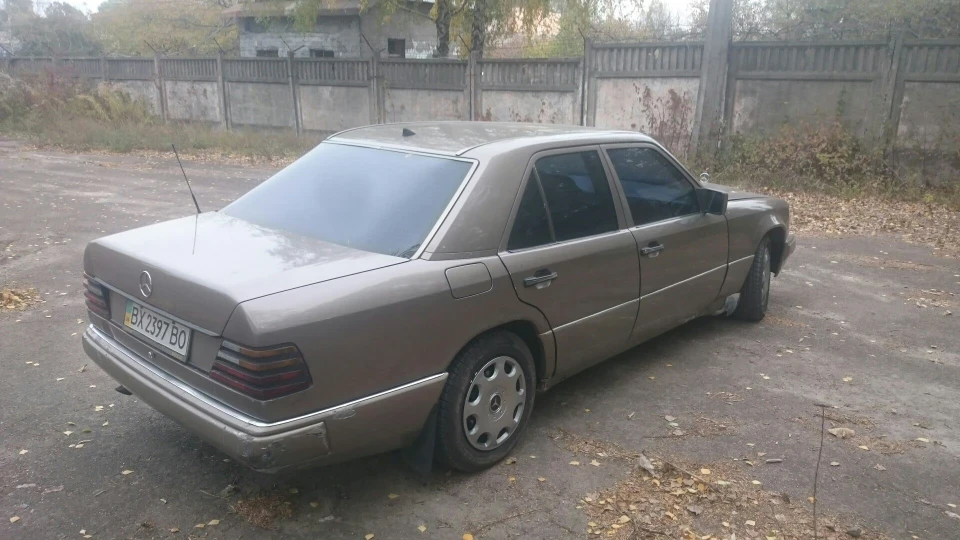 Mercedes-Benz E-Class Стара школа 2