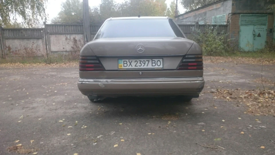 Mercedes-Benz E-Class Стара школа 3