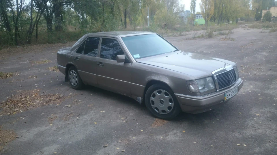 Mercedes-Benz E-Class Стара школа 4