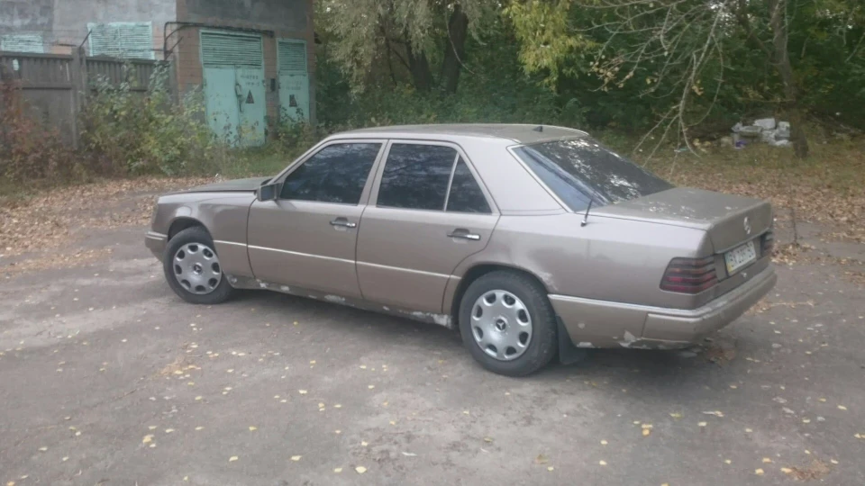 Mercedes-Benz E-Class Стара школа 5