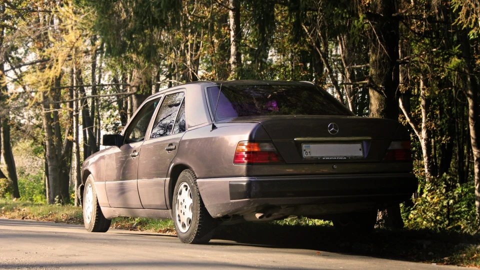 Mercedes-Benz E-Class Стиляга 2
