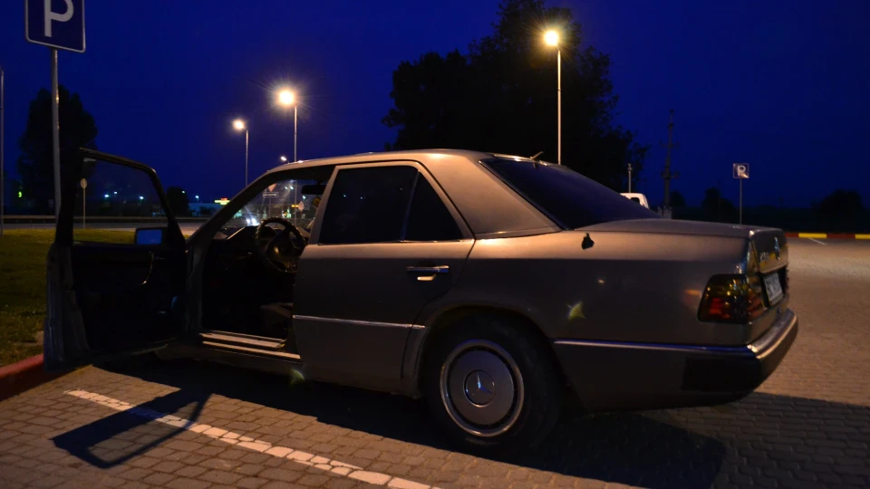 Mercedes-Benz E-Class trotilu 3