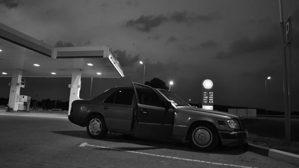 Mercedes-Benz E-Class trotilu 4