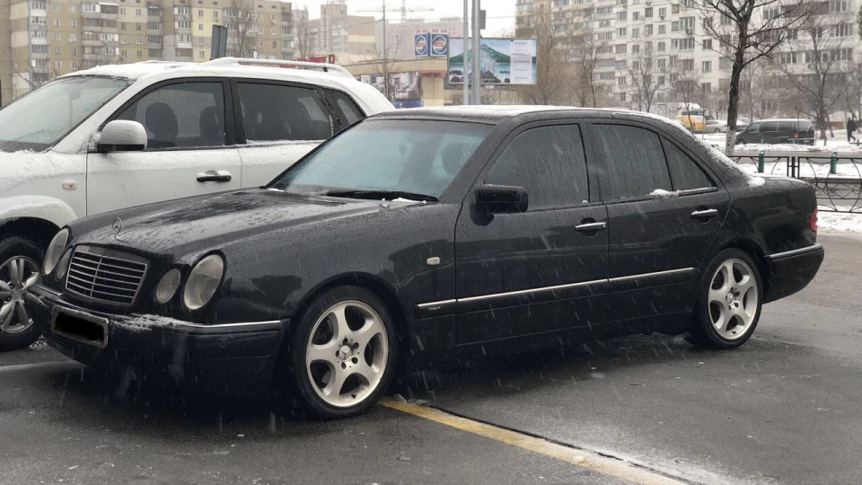 Mercedes-Benz E-Class Турбо дід 2