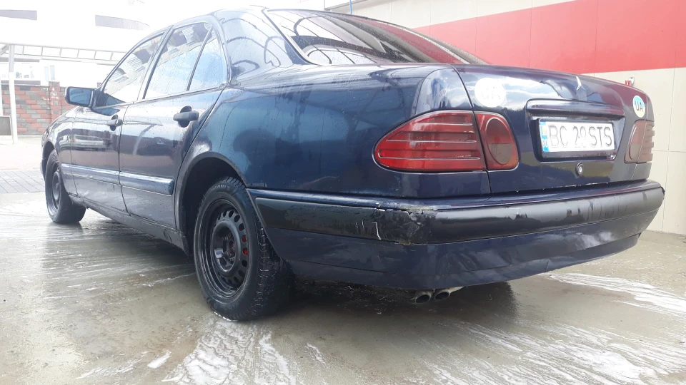 Mercedes-Benz E-Class Равлик 3