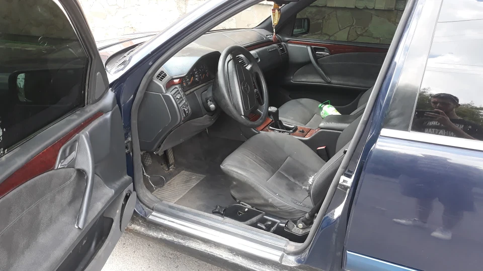 Mercedes-Benz E-Class Равлик 5