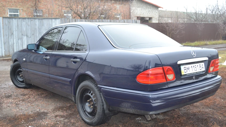 Mercedes-Benz E-Class V6 2.8 3