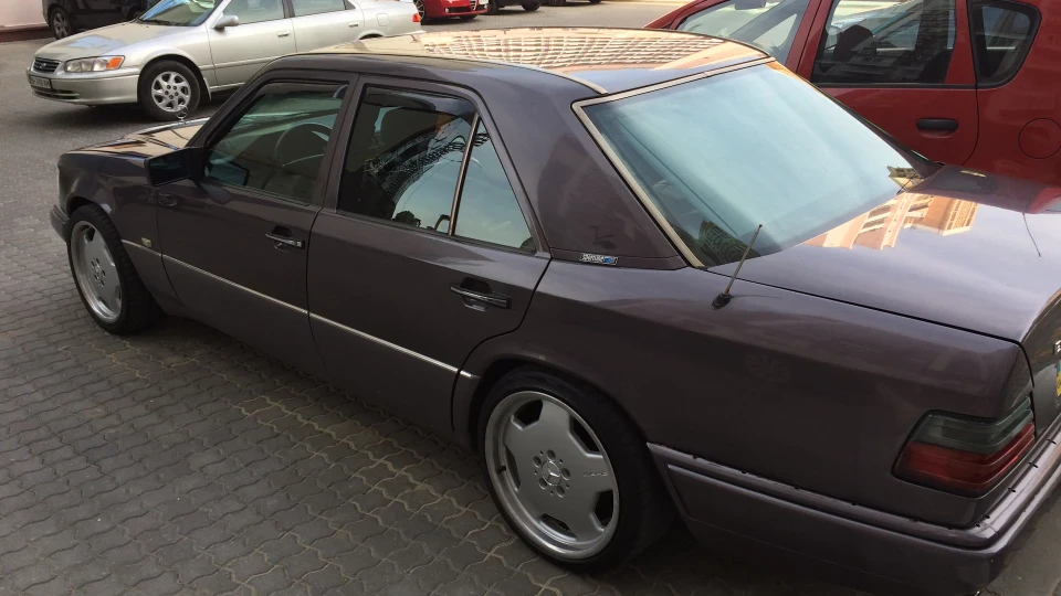 Mercedes-Benz E-Class Вовчий Брат 3