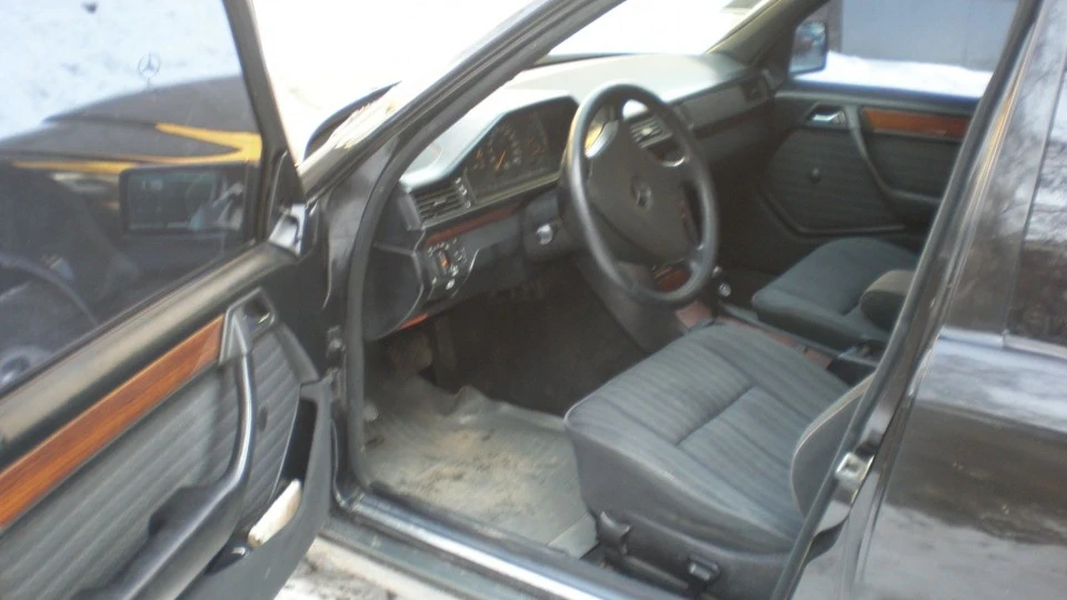 Mercedes-Benz E-Class Вовк в овечій шкурі 2