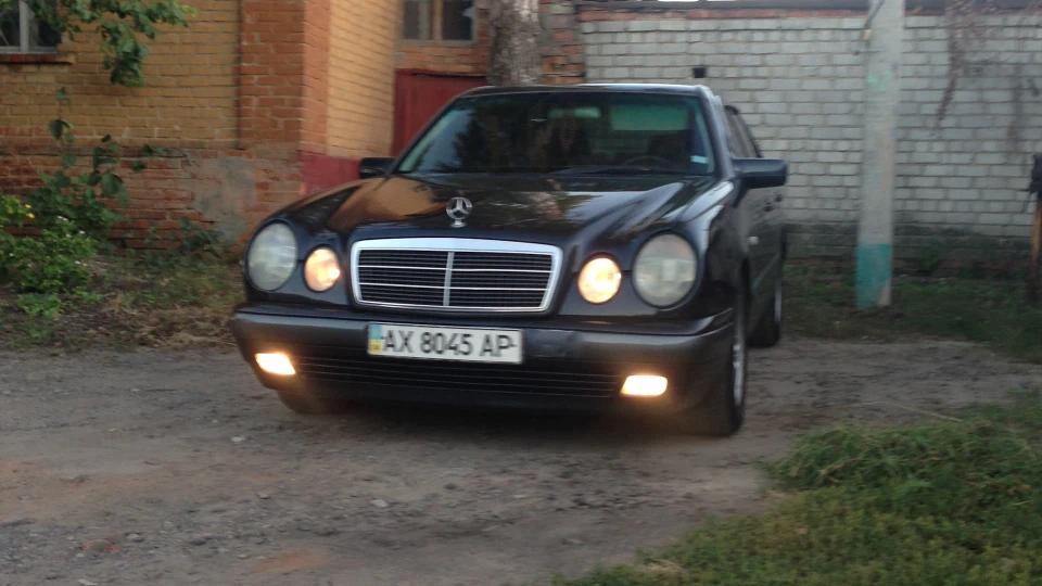 Mercedes-Benz E-Class Все круто. Задоволений