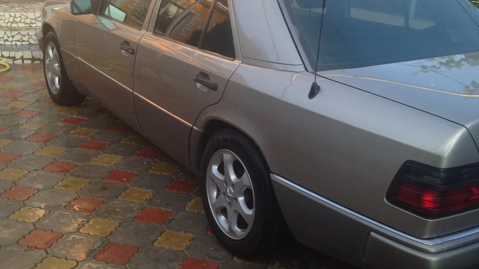Mercedes-Benz E-Class W124 300 TD 603 4