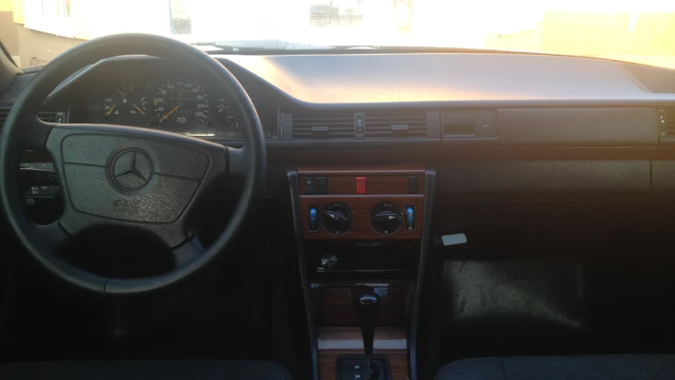 Mercedes-Benz E-Class W124 300 TD 603 5