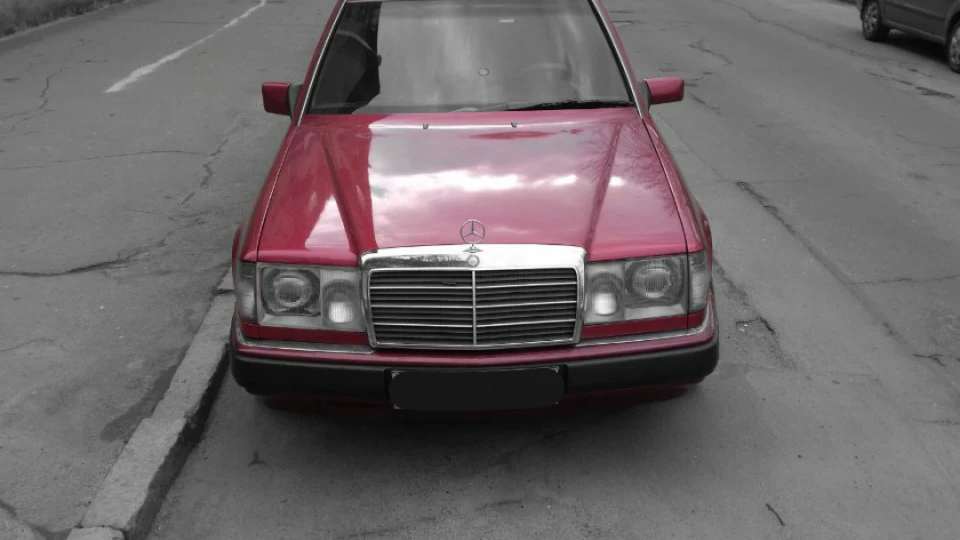 Mercedes-Benz E-Class w124 AlmadinRot