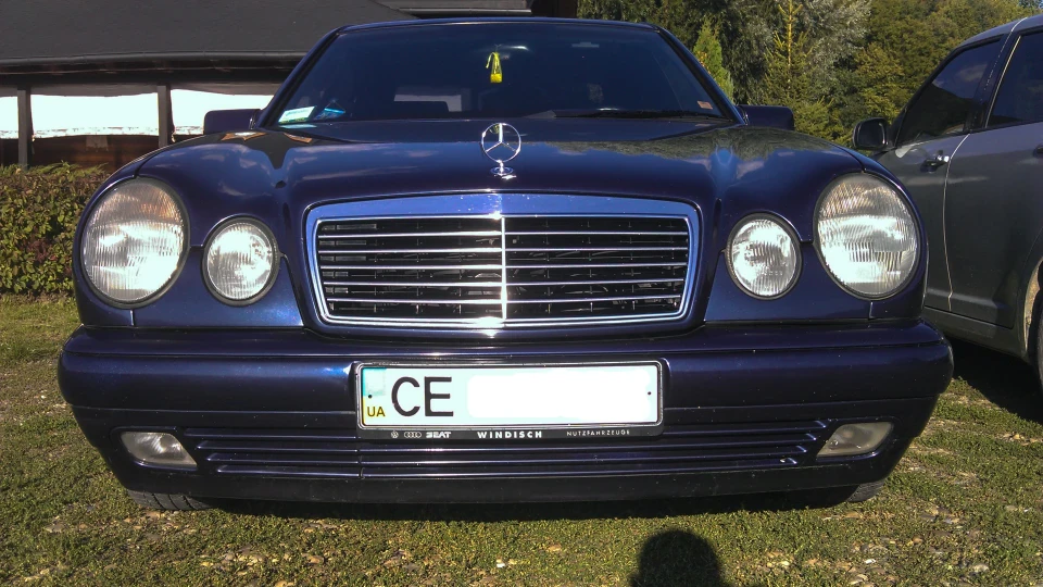 Mercedes-Benz E-Class W210 E280/// Вірний