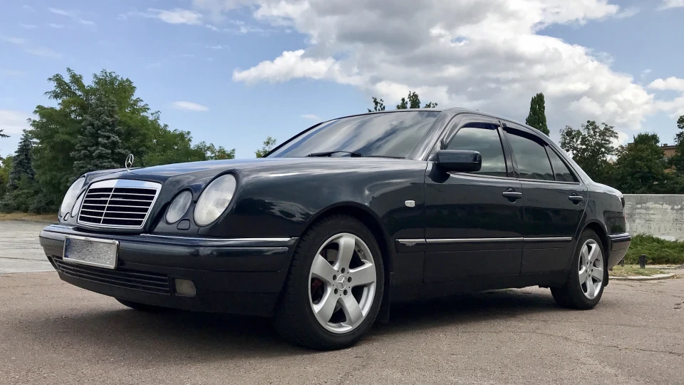 Mercedes-Benz E-Class W210 E420 4.2 2