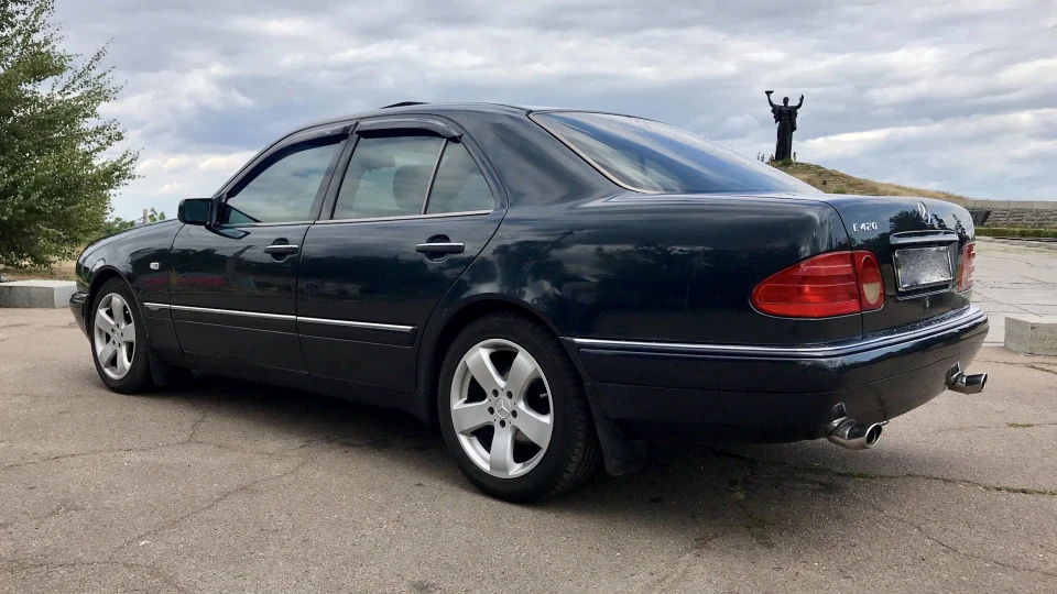 Mercedes-Benz E-Class W210 E420 4.2 3