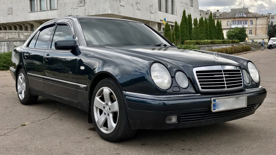 Mercedes-Benz E-Class W210 E420 4.2 5