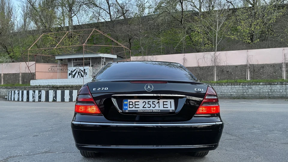 Mercedes-Benz E-Class W211 E270 CDI 4