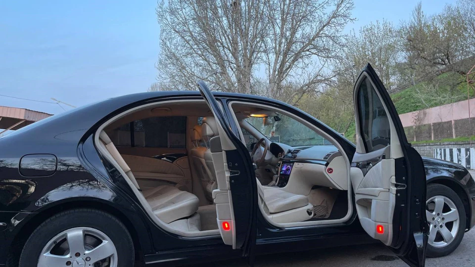 Mercedes-Benz E-Class W211 E270 CDI 5