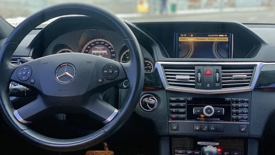 Mercedes-Benz E-Class W212 фіолетовий корабель 2