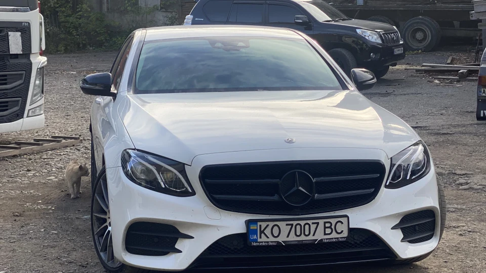 Mercedes-Benz E-Class White AMG 5