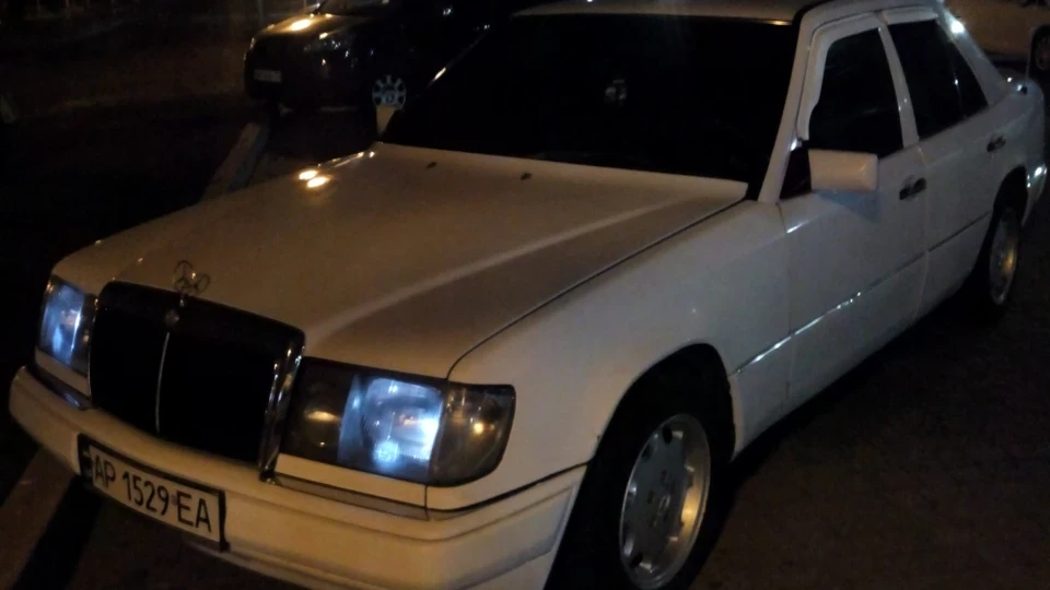 Mercedes-Benz E-Class WhiteD))))) 2