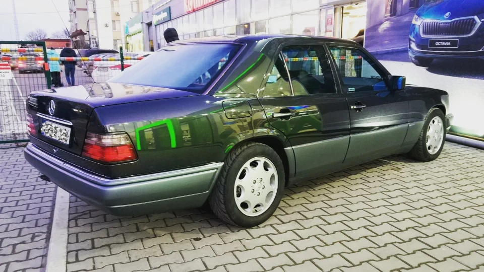 Mercedes-Benz E-Class ZEITGEIST 3