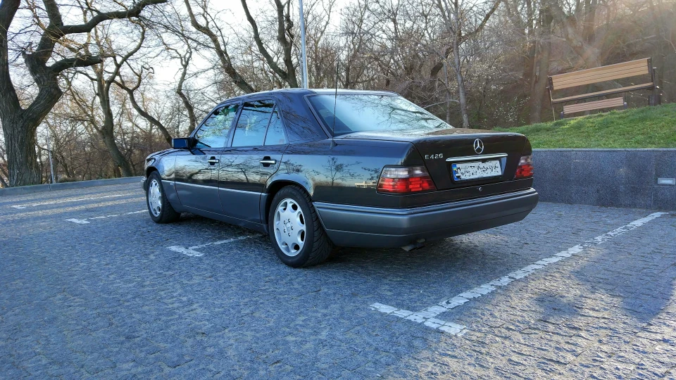 Mercedes-Benz E-Class ZEITGEIST 5