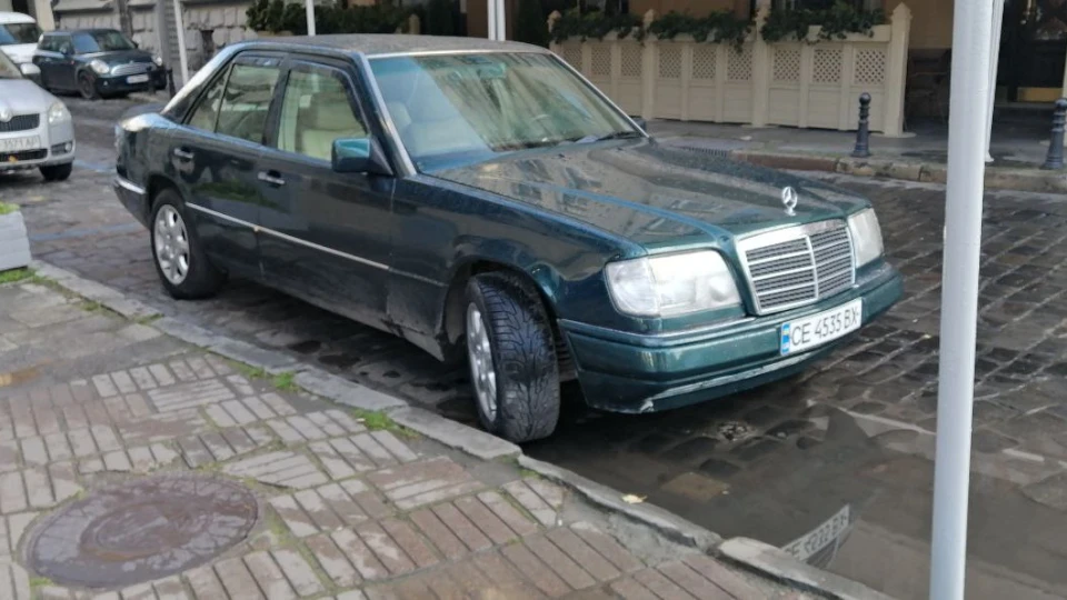 Mercedes-Benz E-Class Зелений шершень 2