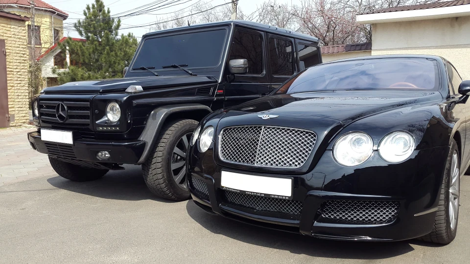 Mercedes-Benz G-Class 4