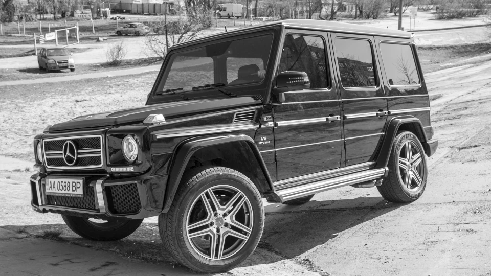 Mercedes-Benz G-Class 4