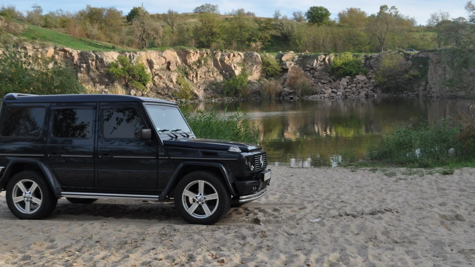 Mercedes-Benz G-Class 3