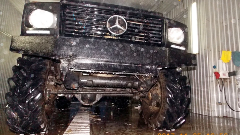 Mercedes-Benz G-Class 2