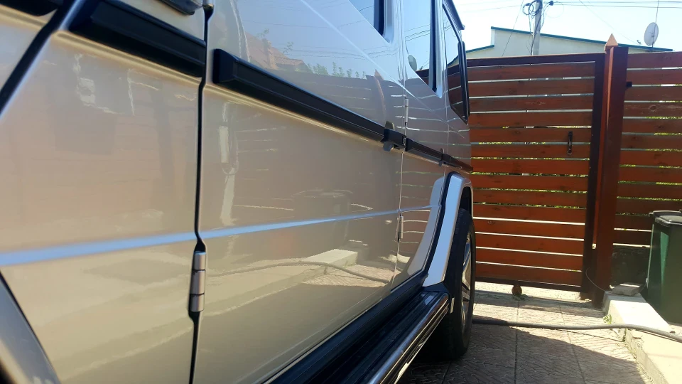 Mercedes-Benz G-Class 2