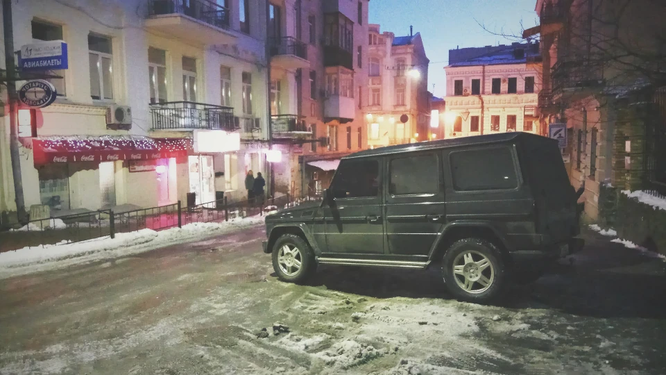 Mercedes-Benz G-Class 3