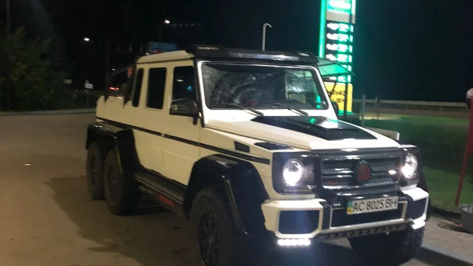 Mercedes-Benz G-Class 6x6 Brabus G700 3