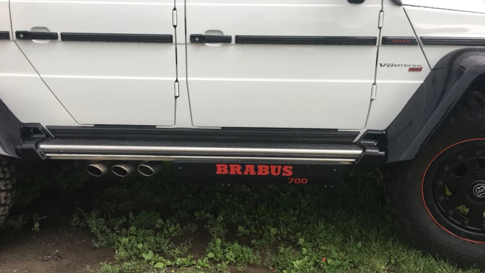 Mercedes-Benz G-Class 6x6 Brabus G700 5