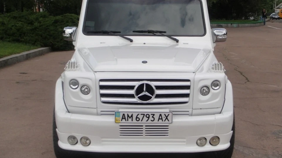 Mercedes-Benz G-Class білий лимо 4