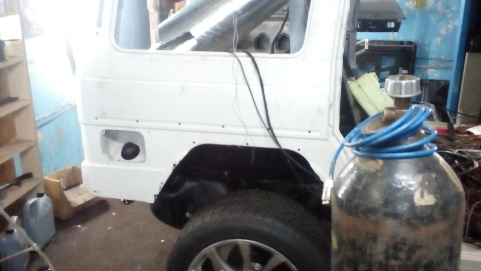 Mercedes-Benz G-Class жовтий, тепер у Raptor 4