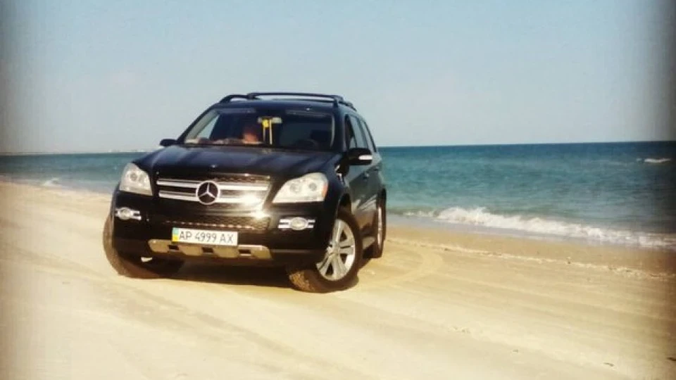 Mercedes-Benz GL-Class 2