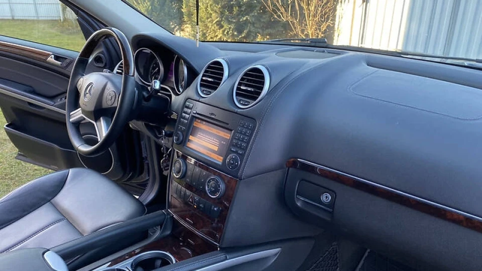 Mercedes-Benz GL-Class 3