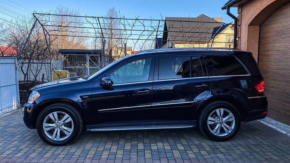 Mercedes-Benz GL-Class 5