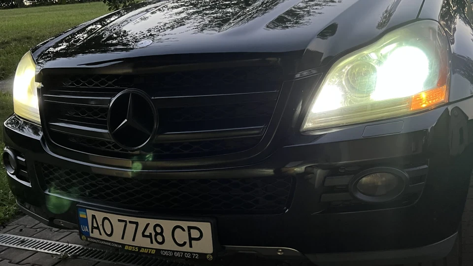 Mercedes-Benz GL-Class 2